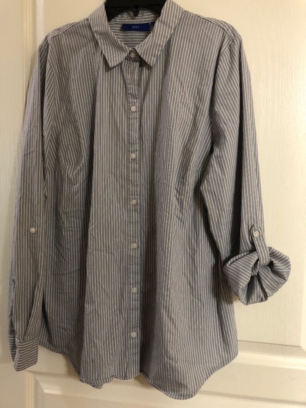Apt 9 women’s Large striped blouse grey white button down